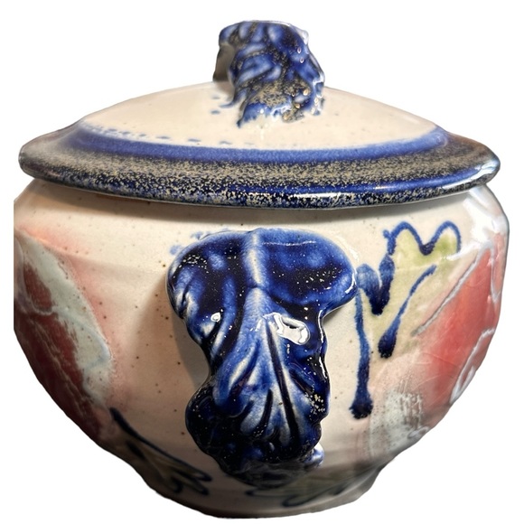 BEAUTIFUL ARTISAN MADE POTTERY SOUP TUREEN - Picture 7 of 11